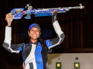 जूनियर शूटिंग वर्ल्ड कप- इलावेनिल वलारिवान ने भारत के लिए जीता गोल्ड