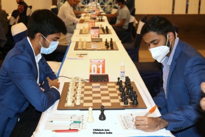 Game between Arjun and Gukesh drawn in Delhi International Chess