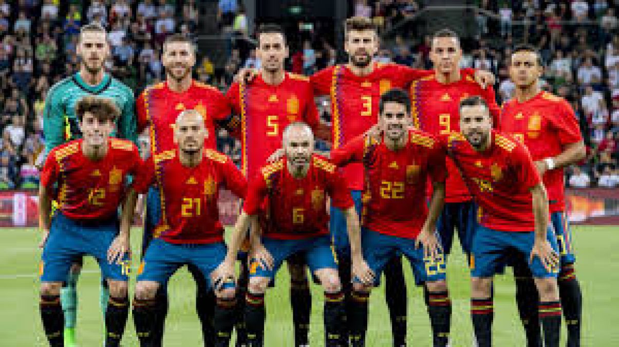 Football club players can return to Spain this week