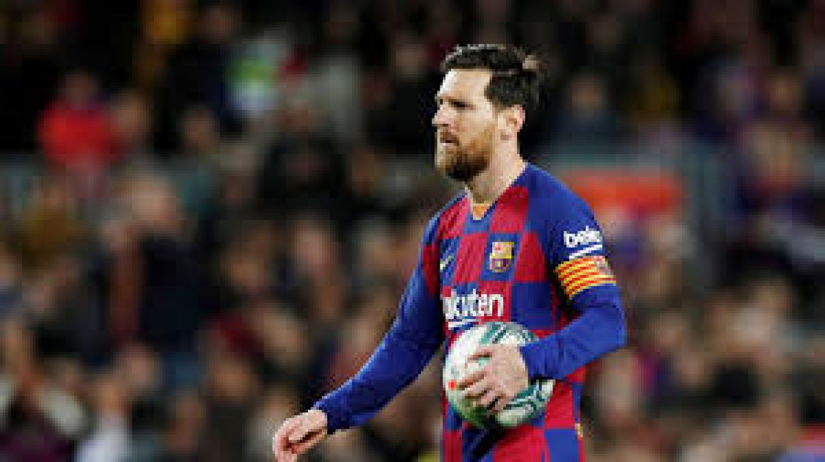 Fans get anrgy with Messi for kiss in video