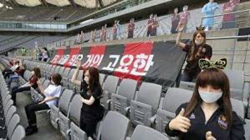 फुटबॉल कोरिया क्लब के खिलाफ खेल के मैदान में सेक्स डॉल बैठने पर दर्ज हुआ केस