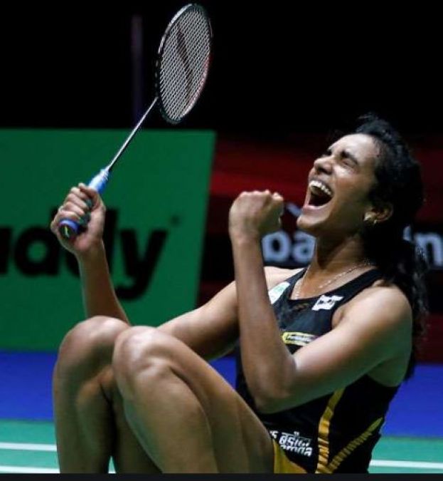 PV Sindhu gets 77 lakh rupees from the Hyderabad team in PBL 2019