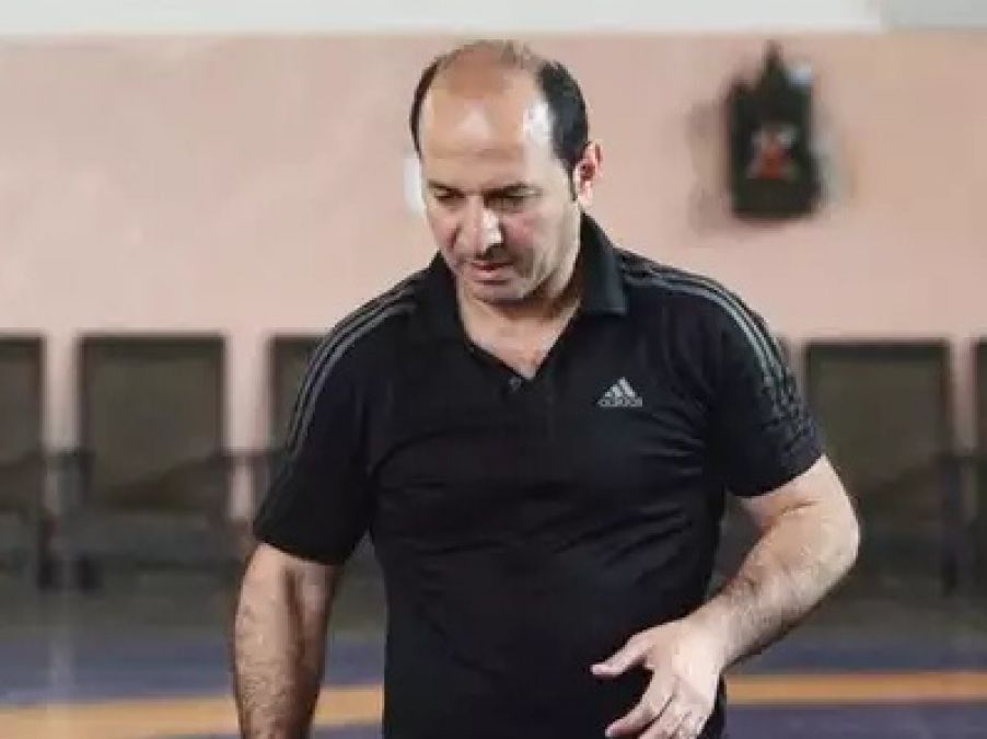 Male wrestling coach dismissed from his post, know the reason
