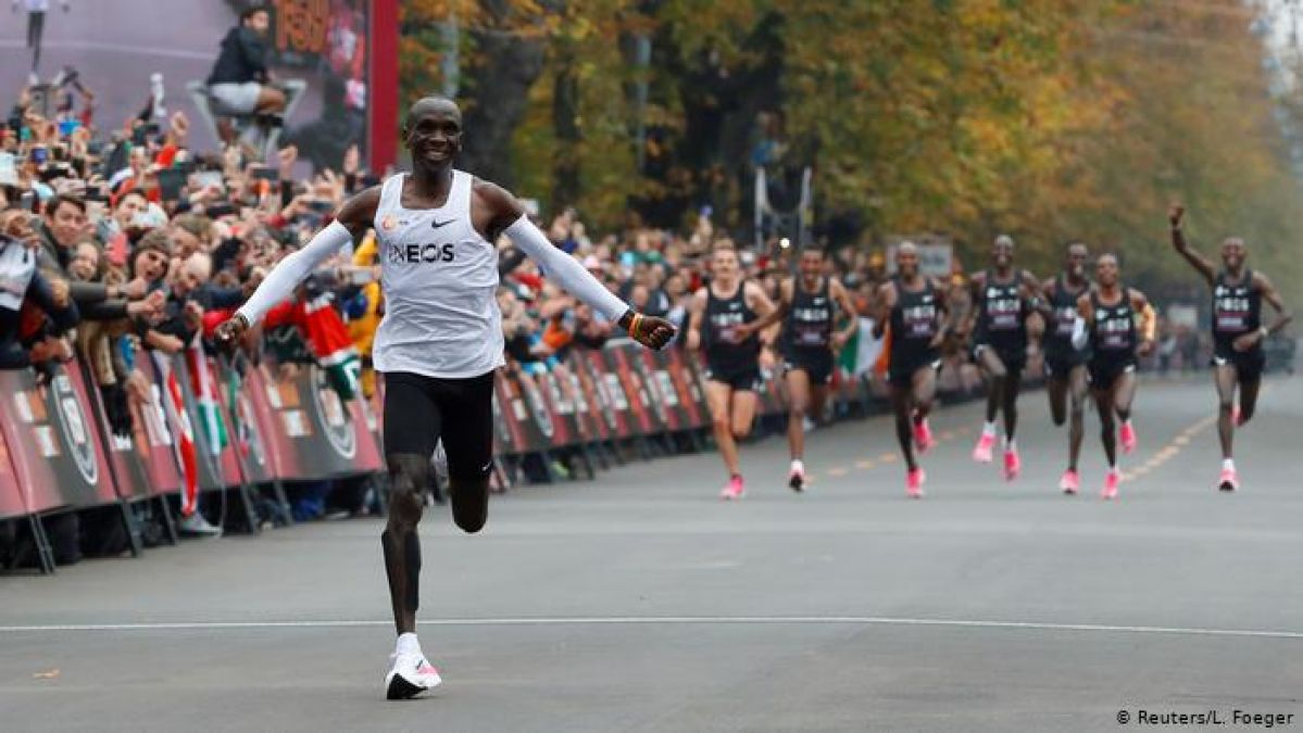 This Kenyan player created history, completed marathon in less than two hours