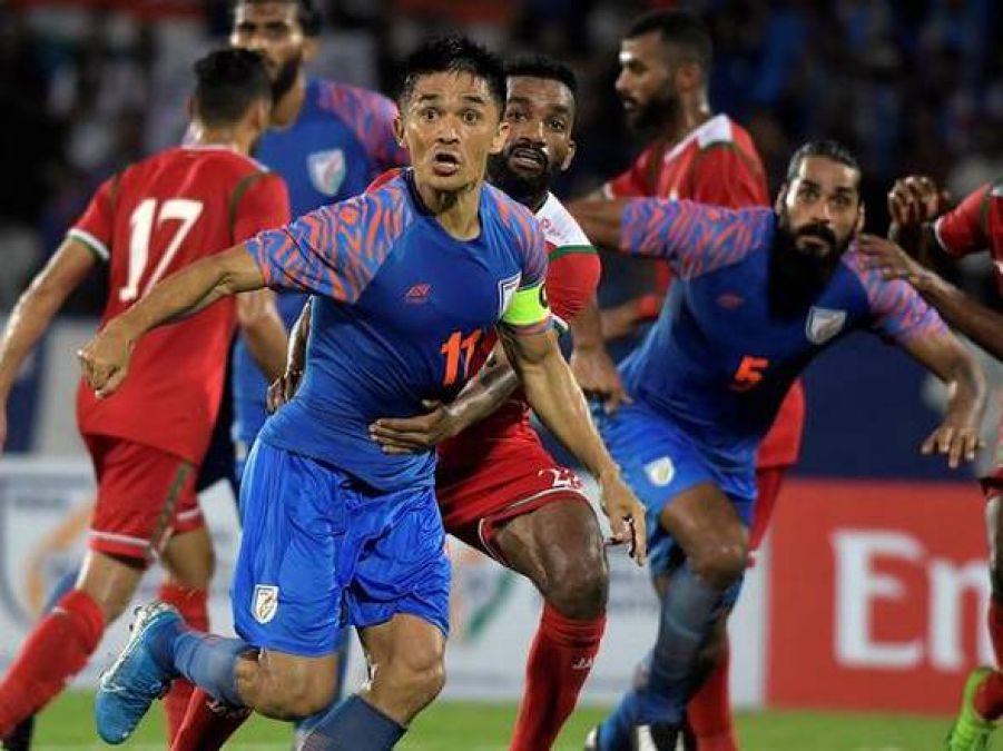 World Cup qualifier :  भारत को बड़ा झटका, अहम मुकाबले में  कप्तान छेत्री का खेलना मुश्किल