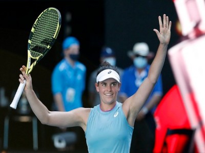 Australia Open: Jennifer Brady beats Muchova