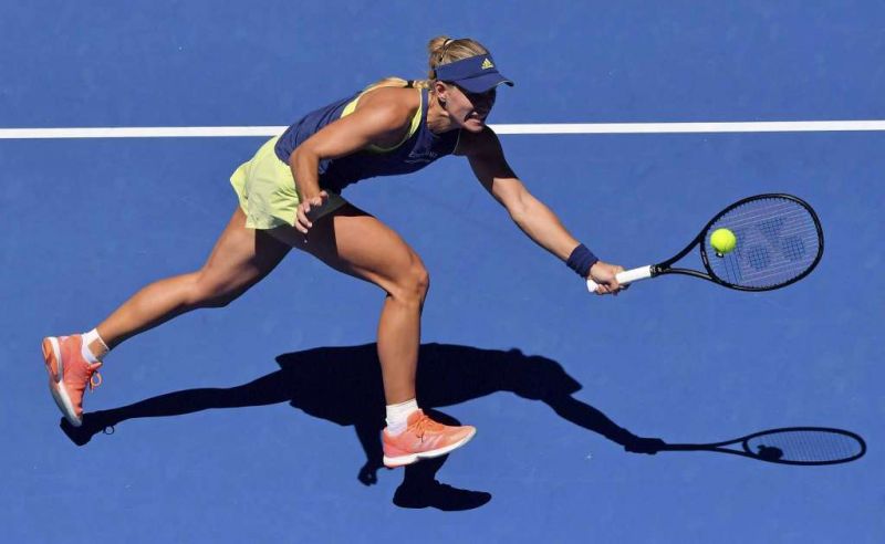 Maria Sharapova and Kerber advances to second round in style: Australian Open 2018