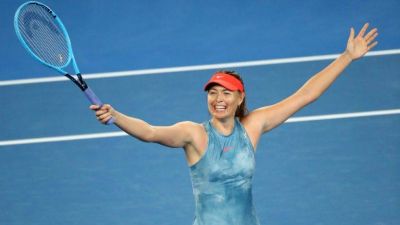 Australian Open Tennis Championship : Maria Sharapova defeats Woziacki , entres in pre-quarter