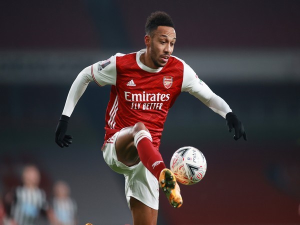 Aubameyang will miss clash against Manchester United