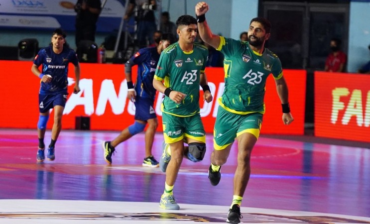 Telugu Talons Triumph 26-25 over Golden Eagles in Premier Handball League
