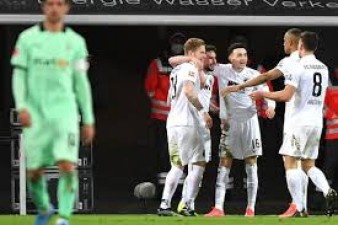 Bundesliga loss match in Augsburg, captain Lars Stindl missed a penalty