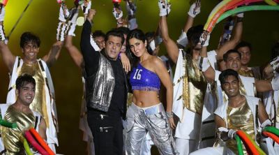 ISL 2017 opening Ceremony: Salman Khan and Katrina Kaif rock on the stage