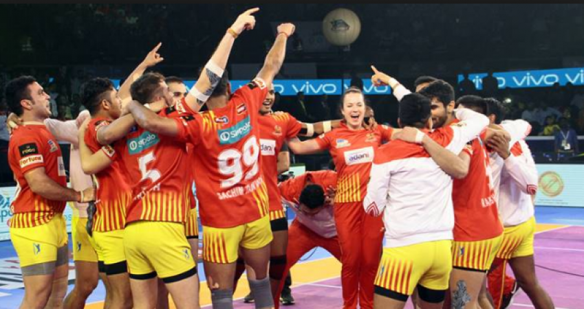 Gujarat Fortunegiants beat Bengal and reaches to the final of PKL season 5.