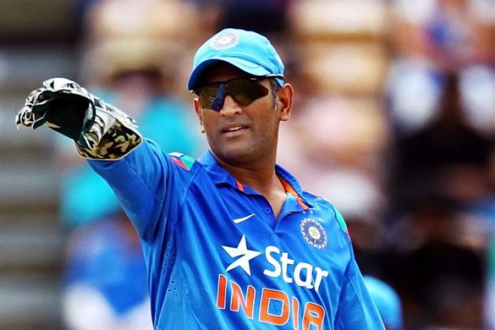सेमीफाइनल में धोनी की कप्तानी पर इस दिग्गज इंडियन खिलाडी ने साधा निशाना