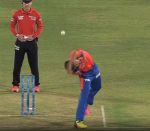 इस अद्भुत एक्शन वाले बोलर ने बल्लेबाजों के नाक में किया दम,देखें वीडियो