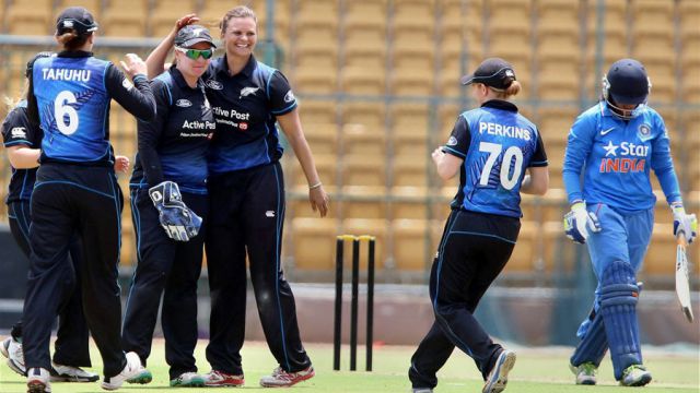 महिला टी-20 : न्यूजीलैंड से 8 विकेट से हारा भारत