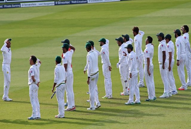 लार्ड्स में लहराया पाकिस्तानी झंडा, पहले ही टेस्ट में PAK ने इंग्लैड को चटाई धुल