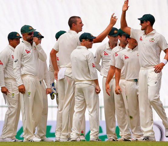 आक्रामक कंगारुओं ने पहले टेस्ट में महज 117 रनों पर श्रीलंका को समेटा