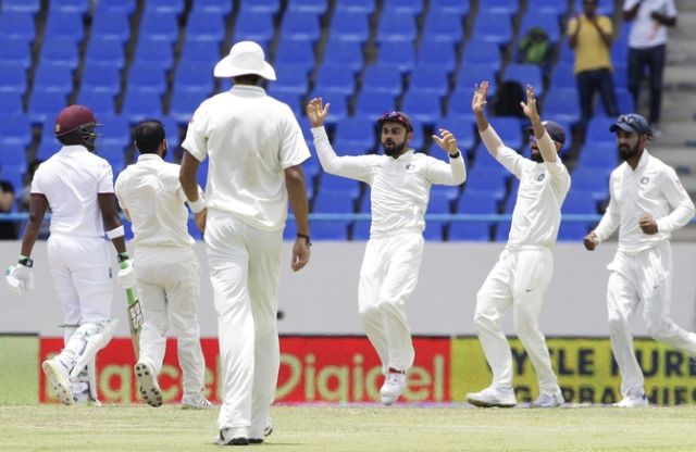 वेस्टइंडीज ने पहली पारी में लंच तक बनाया 4 विकेट के नुकसान पर 84 रन का स्कोर