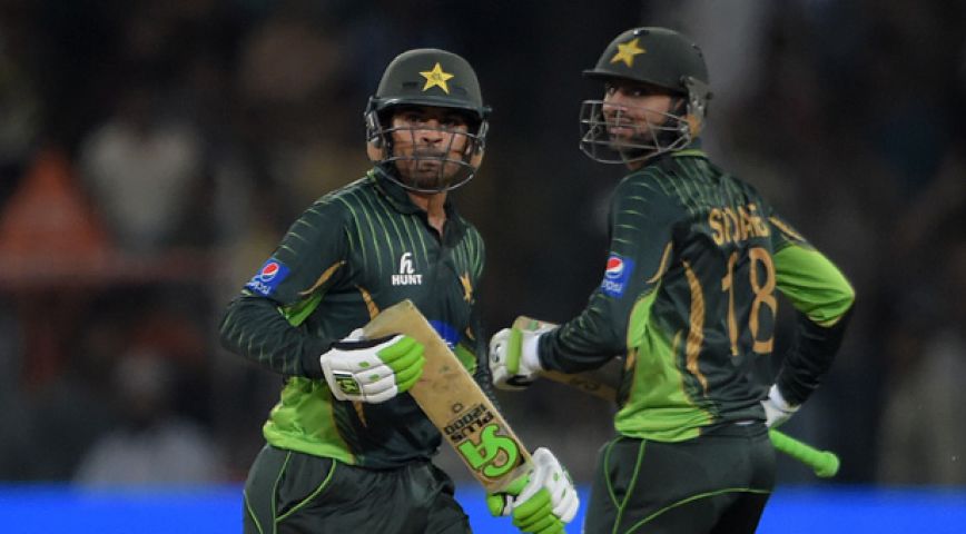 लाहौर एकदिवसीय : पाकिस्तान ने बनाए रिकॉर्ड 375 रन