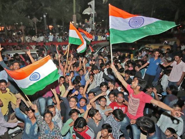 टीम इंडिया की जीत पर स्टेडियम से राजवाड़ा तक मना जश्न