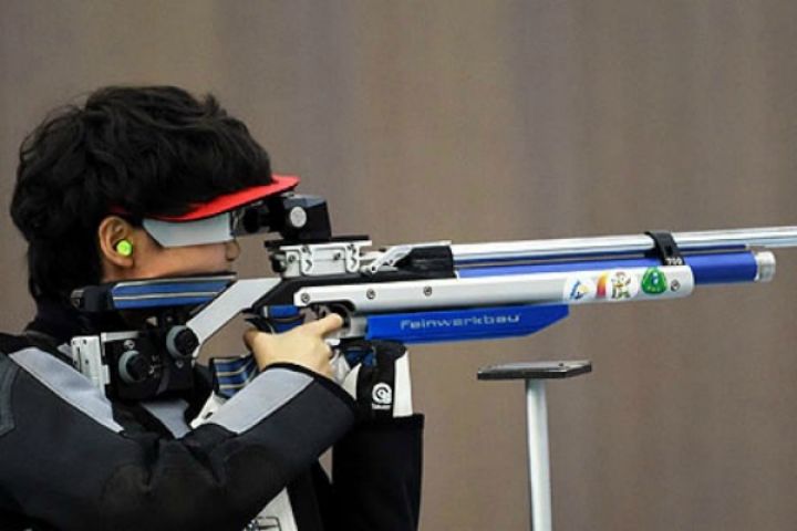 ISSF Junior World Cup;Young Indian shooter Pramanick wins gold !