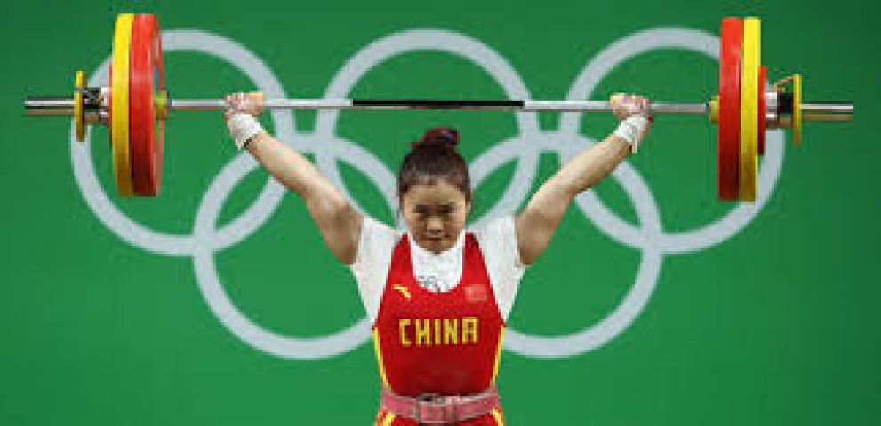 रियो ओलंपिक : चीन की महिला वेटलिफ्टर डेंग ने जीता स्वर्ण पदक, बनाया वर्ल्ड रिकार्ड