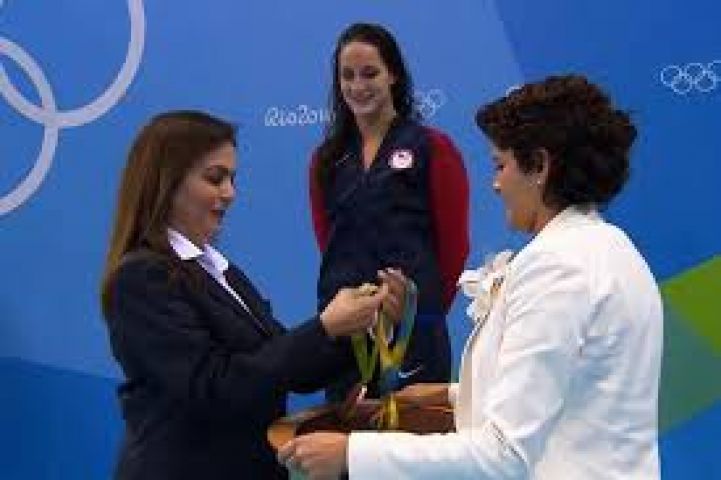 IOC member Nita Ambani distributes medals at Rio Olympics victory ceremony