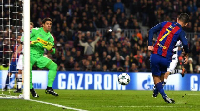Arda Turan netted a hat-trick as Barcelona demolished Borussia Monchengladbach