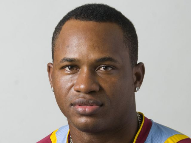 वेस्टइंडीज के क्रिकेटर मलरेन सैमुअल्स को लगा तगड़ा झटका