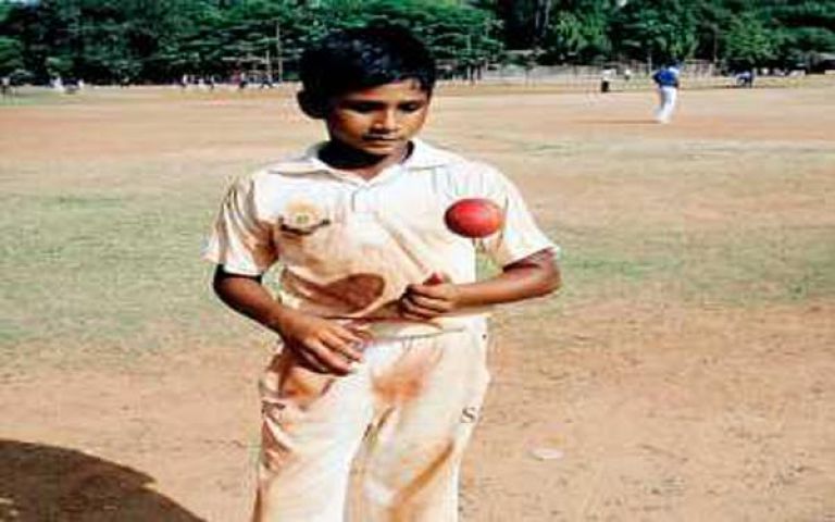 उम्र 10 साल, ओवर 14, 9 रन पर 9 विकेट