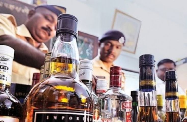 पंजाब नेशनल बैंक की नकली कैश वैन से शराब की तस्करी
