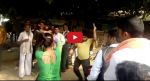 Video: CM अखिलेश के गांव में दबंगों ने सरेआम महिला को बुरी तरह पीटा