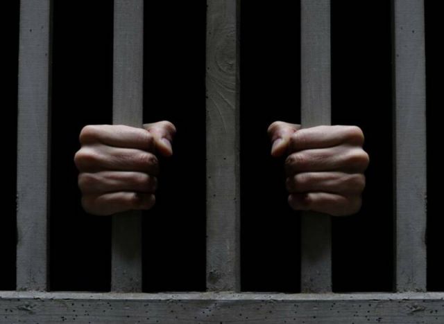 कैदियों ने किया जेलर की करतूतो का पर्दाफाश,अवैध संबंध का वीडियो वायरल