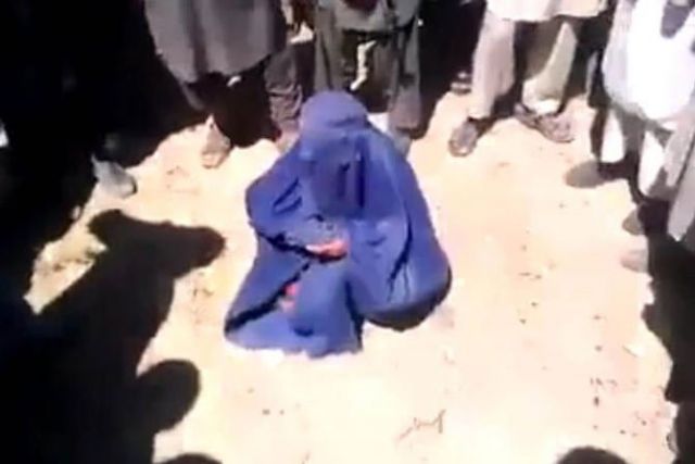 तालिबान ने सरेआम दी महिला को मौत की खौफनाक सजा