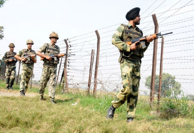 भारतीय सीमा में हथियार के साथ घुस रहा पाकिस्तानी युवक गिरफ्तार