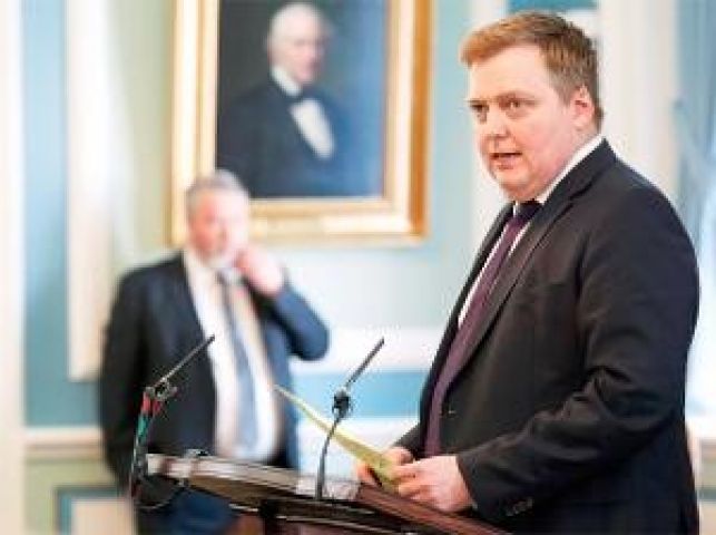पनामा पेपर्स लीक मामला : आइसलैंड के प्रधानमंत्री ने दिया इस्तीफा