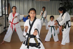इटावा की छात्राएं मार्शल आर्ट में बनाएंगी विश्व रिकार्ड