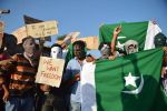 कश्मीर में तनाव, निकाली रैली !