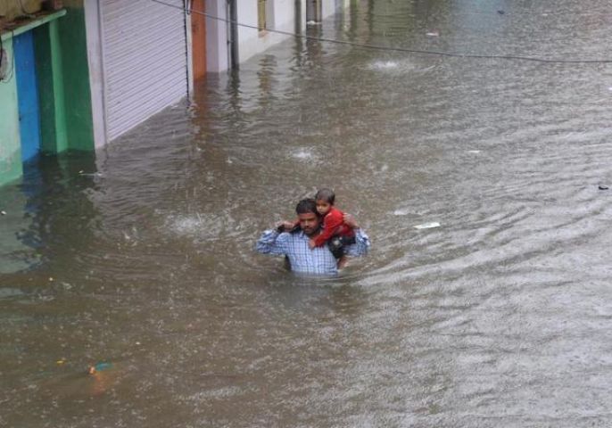 बारिश को लेकर राजधानी में वार्निंग जारी, स्कूल-कॉलेज बंद
