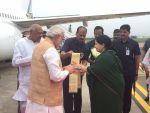 चेन्नई पहुंचें प्रधानमंत्री मोदी, जयललिता ने किया स्वागत