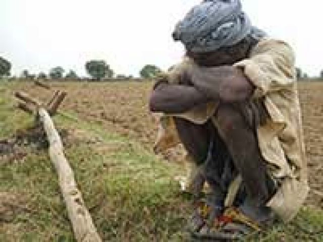 क़र्ज़ में डूबे किसान ने की आत्महत्या : उत्तरप्रदेश