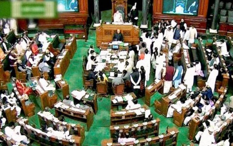 संसद में जारी है हंगामे का गतिरोध