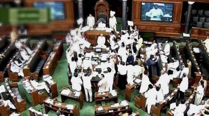 PM मोदी ने NDA सांसदों से कहा कांग्रेस के खिलाफ अपनाओ पोल खोल नीति