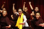Video: बौद्ध महिलाओं को सीखा रहे कुंगफू