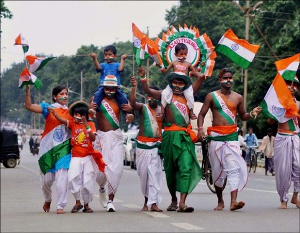देश भर में स्वाधीनता दिवस का उल्लास