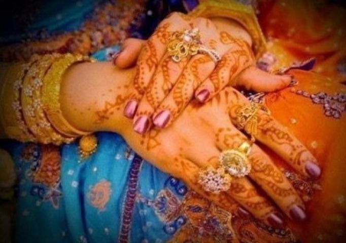 शादी से पांच दिन पहले लड़के वालो ने मांगे 5 लाख रुपए, नही देने पर शादी तोड़ी