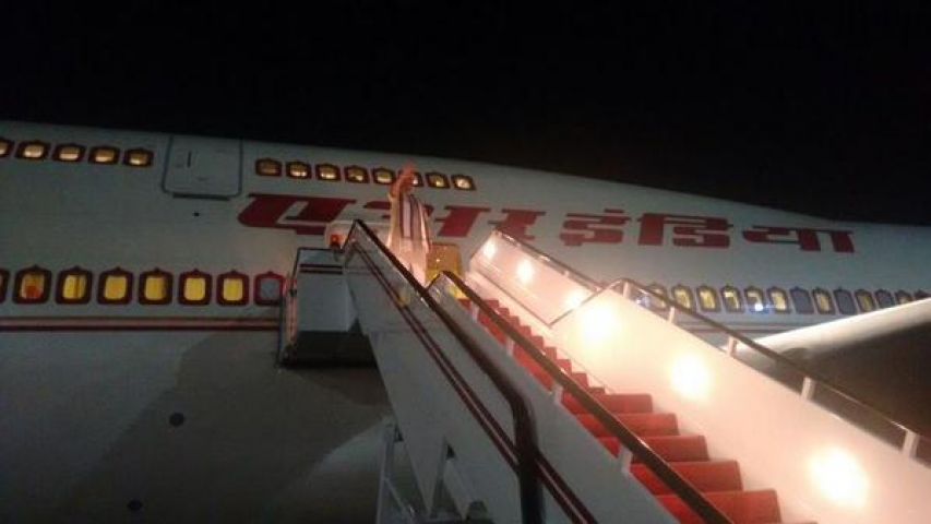खत्म हुई मोदी की UAE यात्रा, देर रात पहुंचे दिल्ली