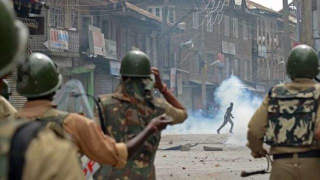 कश्मीर में हिंसा का कहर जारी, अब तक 66 की मौत