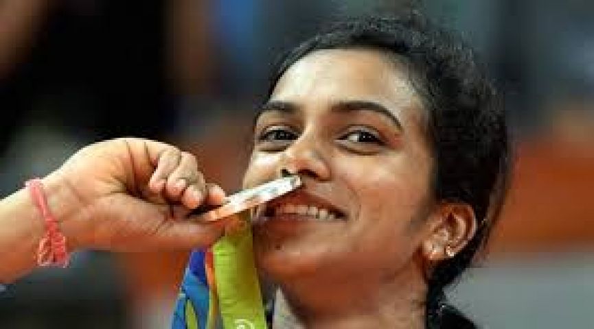 ओलंपिक में रजत पदक जीतने वाली पीवी सिंधु को पांच करोड़ रुपये देगी तेलंगाना सरकार